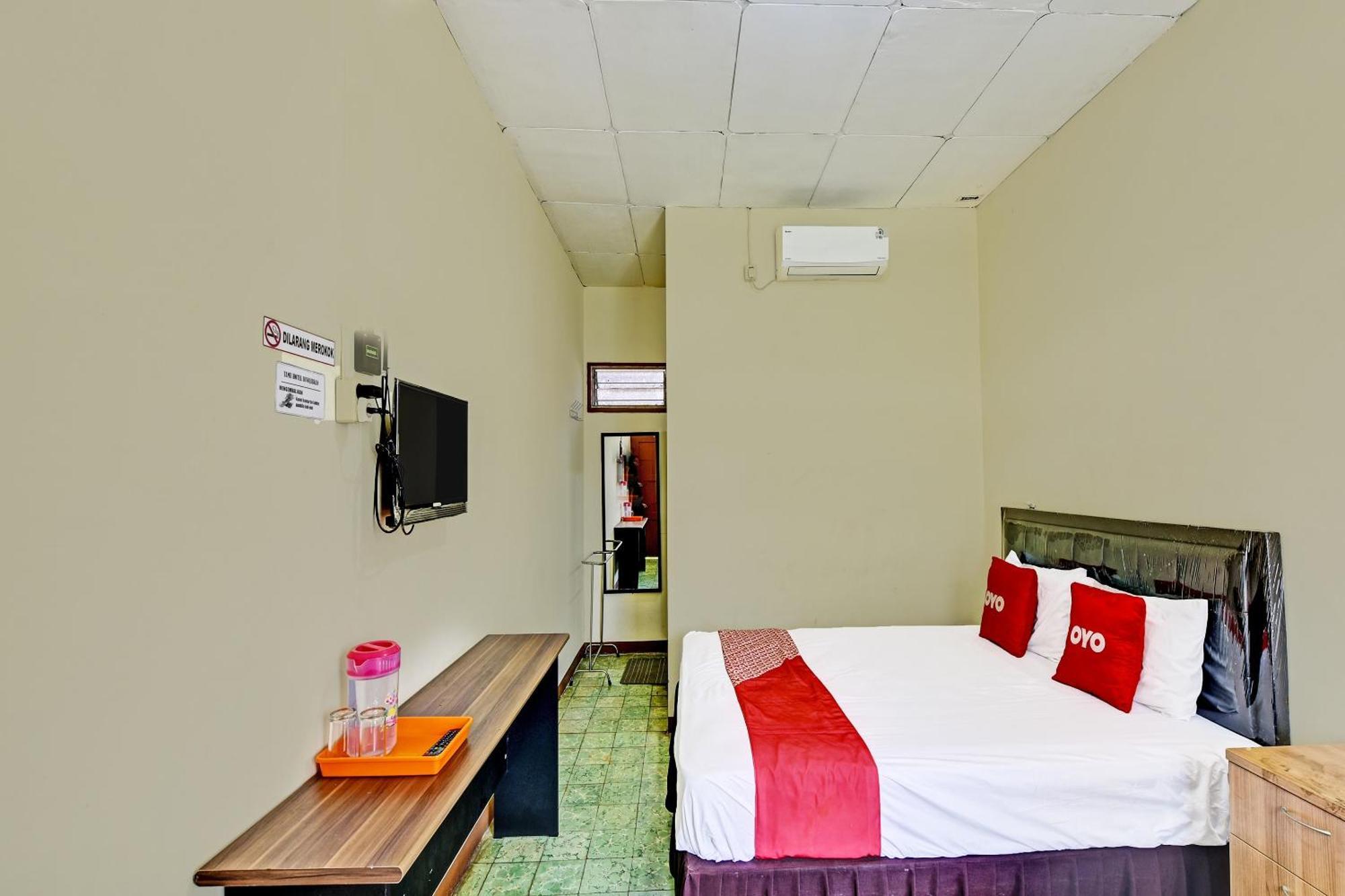 Oyo 90443 Hotel New Kartika In Cilopadang Εξωτερικό φωτογραφία