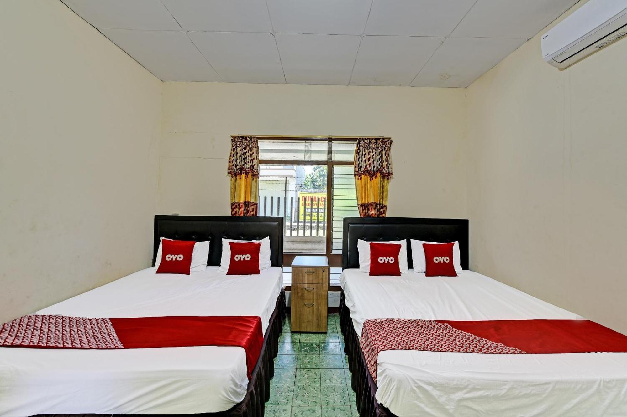 Oyo 90443 Hotel New Kartika In Cilopadang Εξωτερικό φωτογραφία