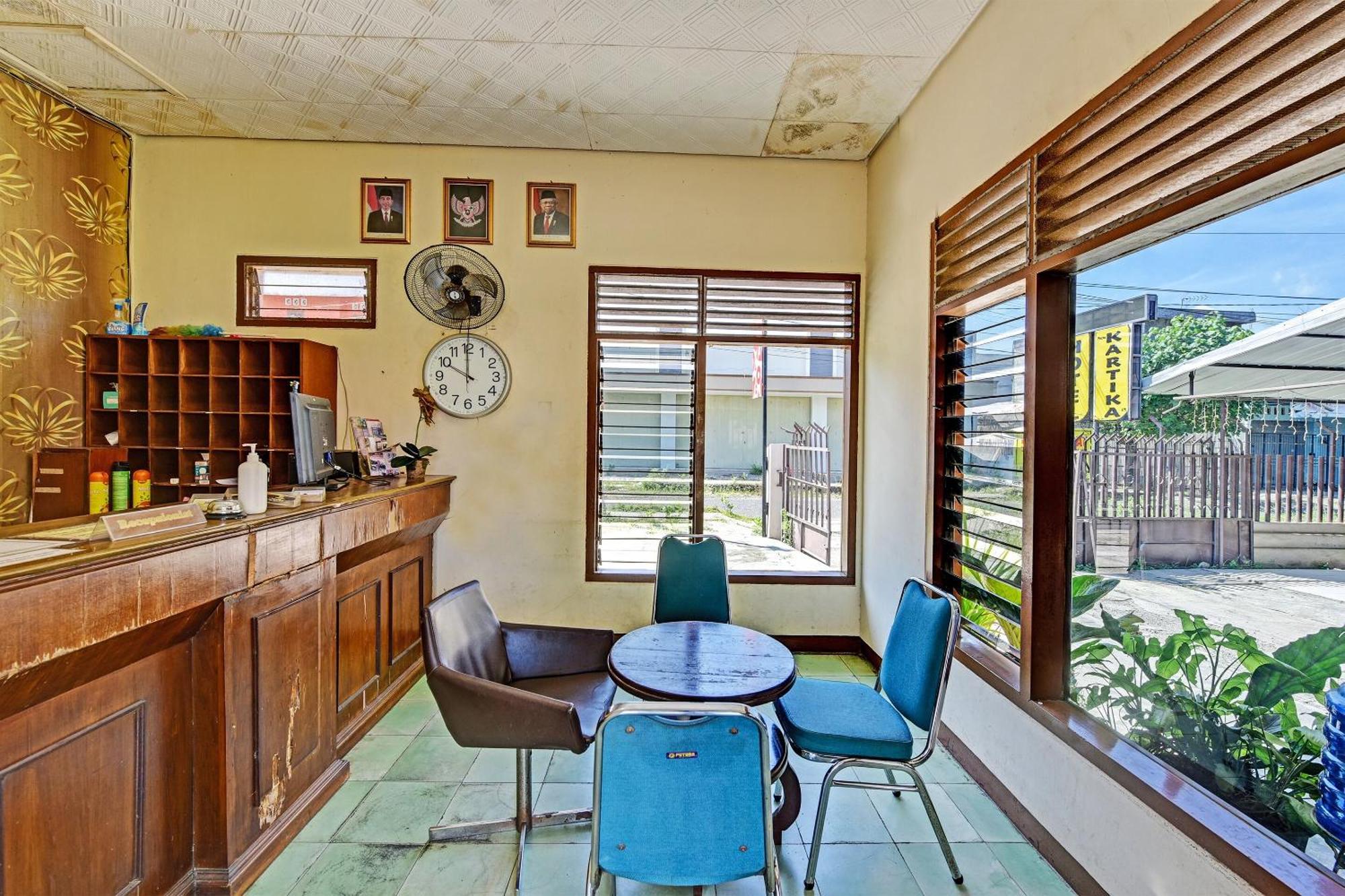 Oyo 90443 Hotel New Kartika In Cilopadang Εξωτερικό φωτογραφία