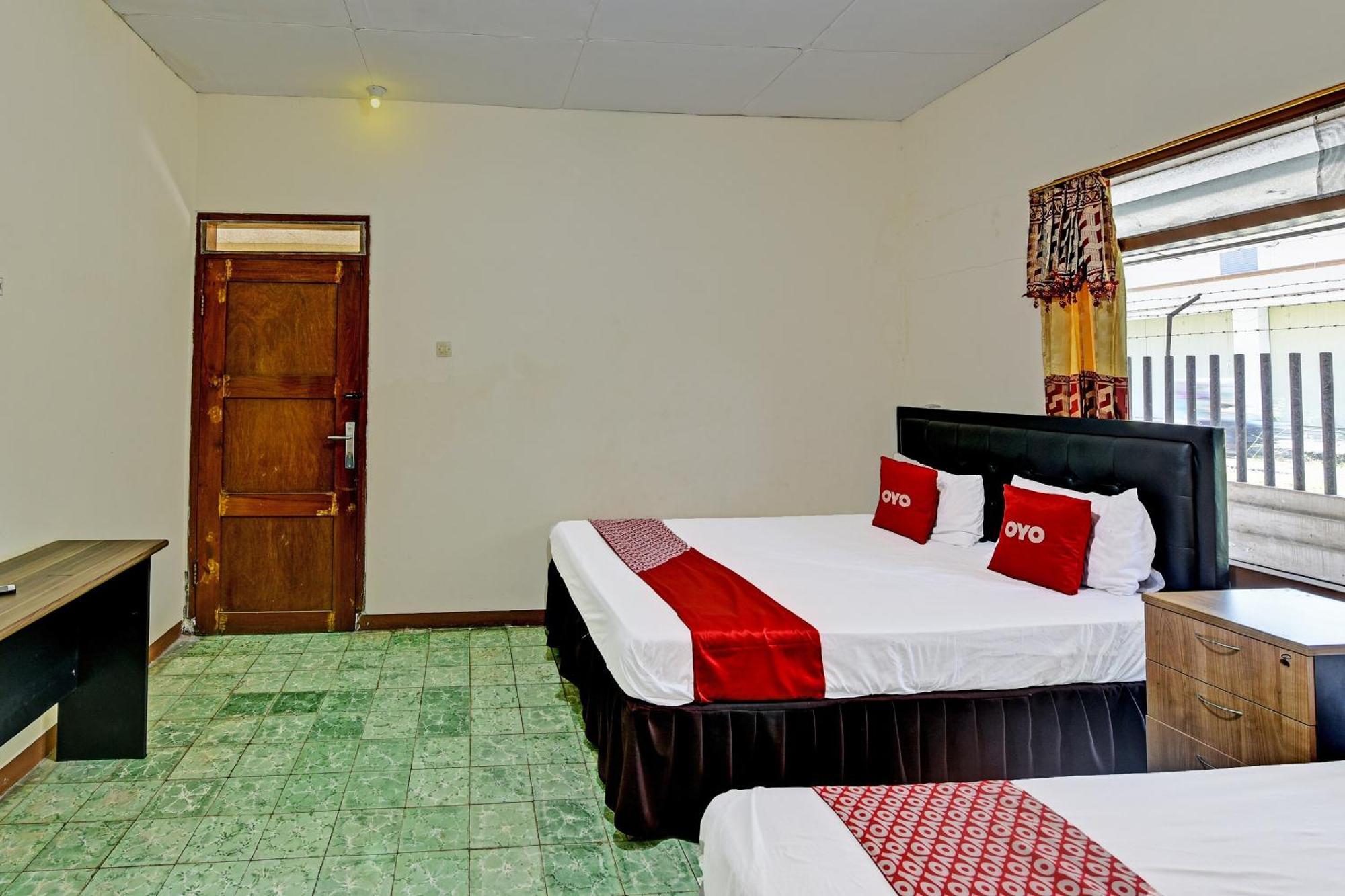 Oyo 90443 Hotel New Kartika In Cilopadang Εξωτερικό φωτογραφία