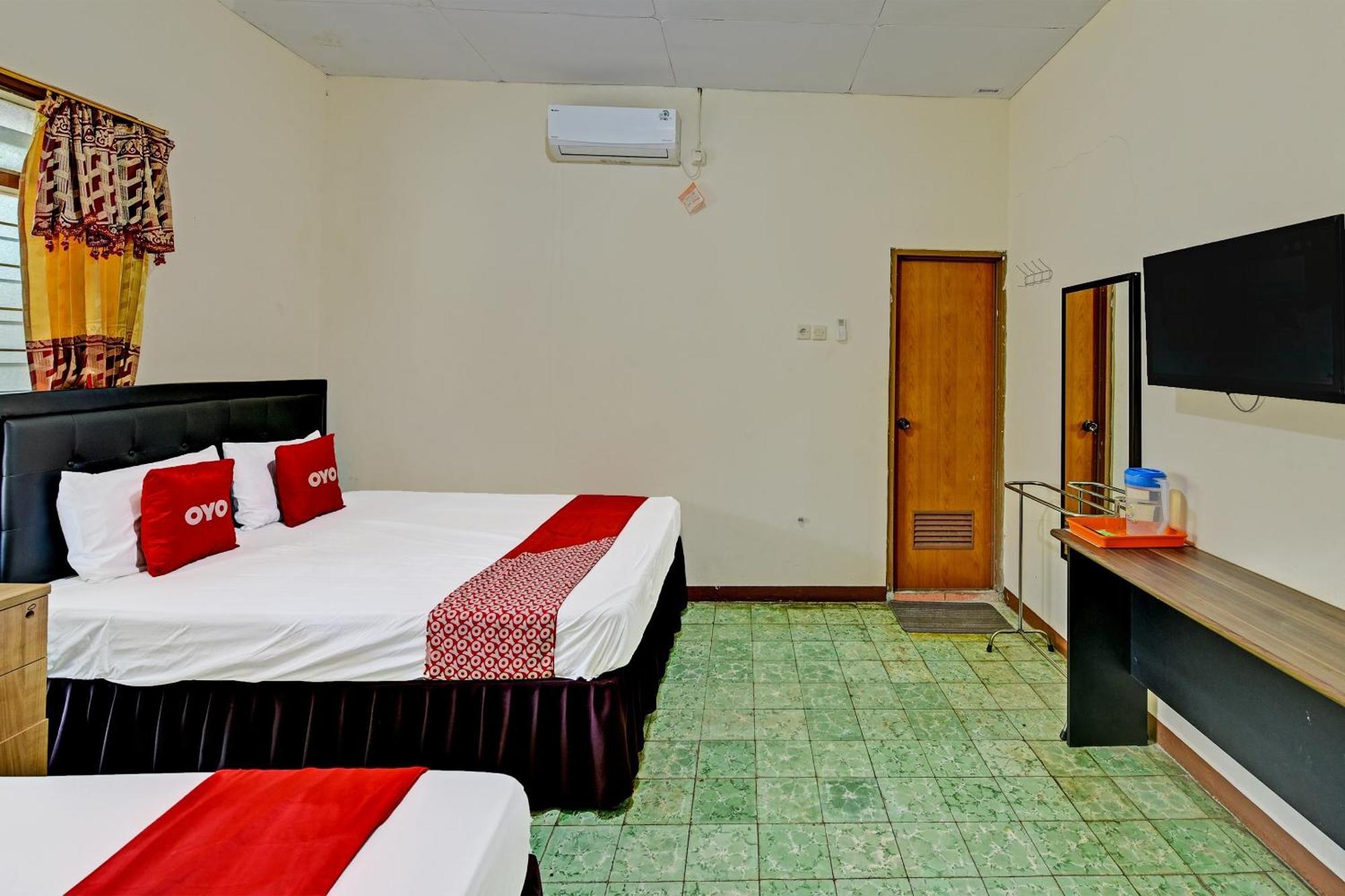 Oyo 90443 Hotel New Kartika In Cilopadang Εξωτερικό φωτογραφία