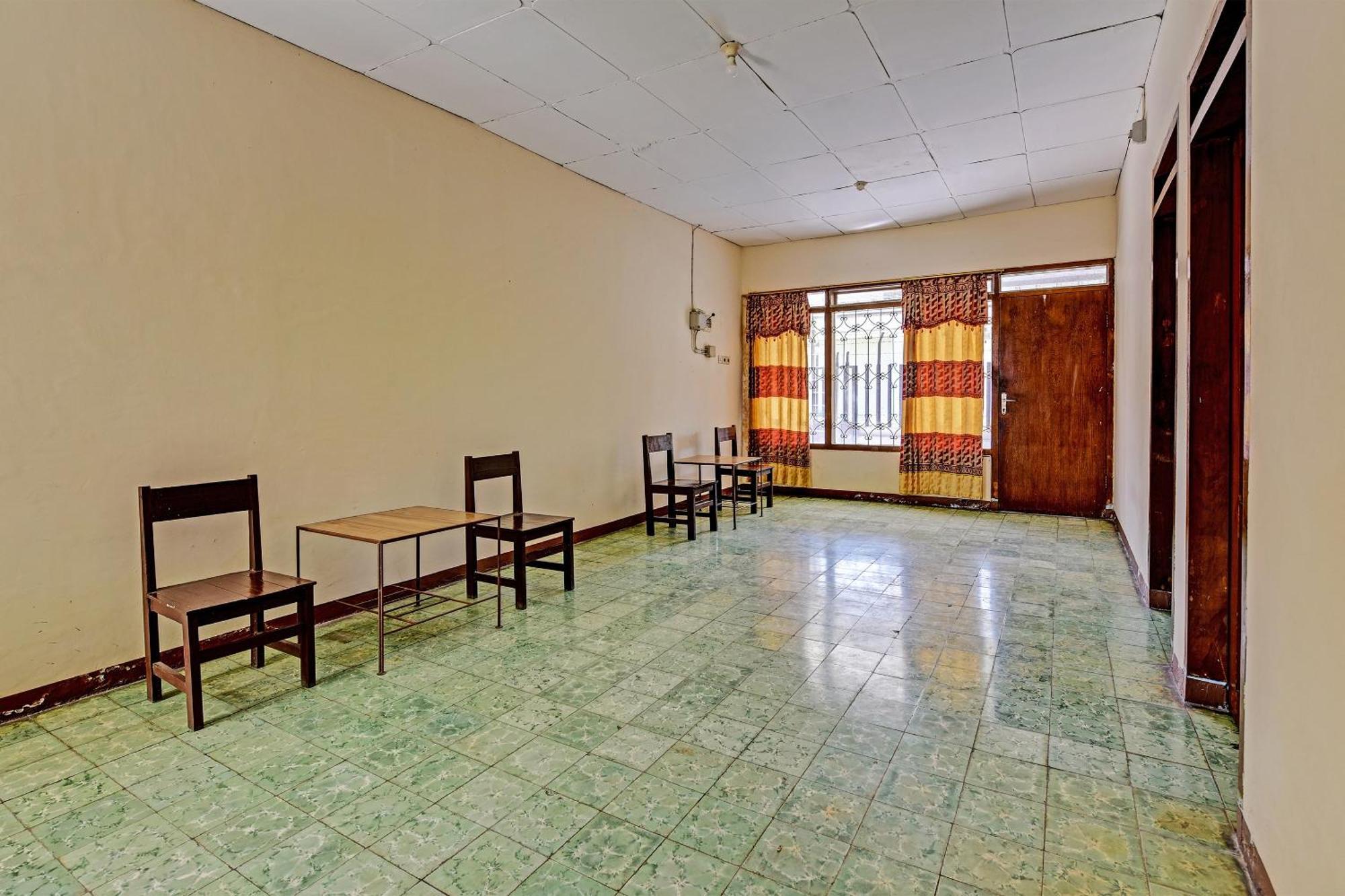 Oyo 90443 Hotel New Kartika In Cilopadang Εξωτερικό φωτογραφία
